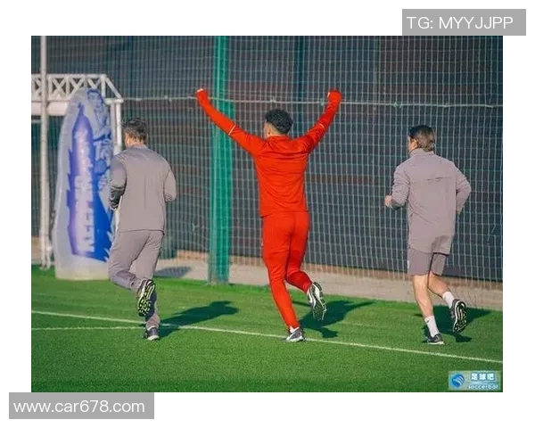 足球球星脚踏绿茵转场再现速度与激情之完美瞬间